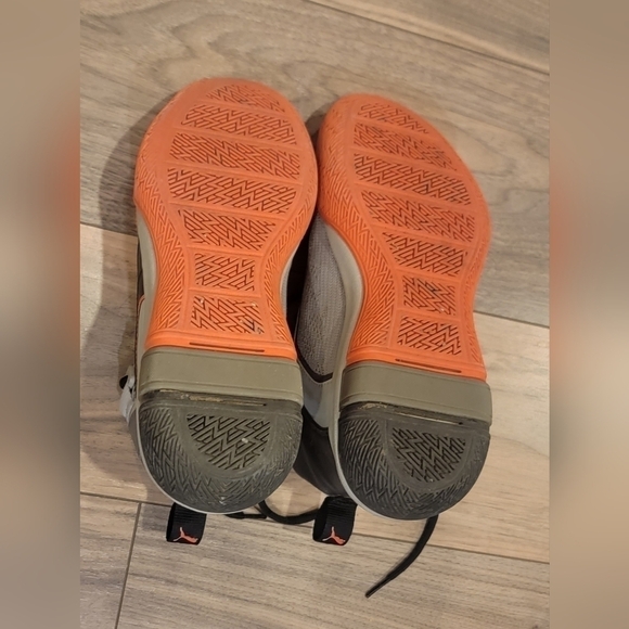 Youth Puma High Tops - Picture 6 of 10